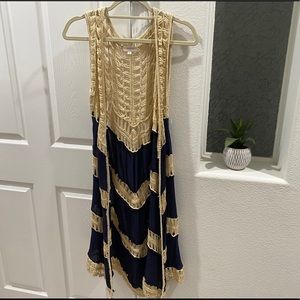 Umgee sleeveless crocheted vest size Small